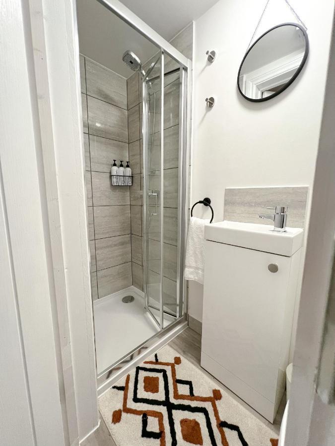 Apartamento The Bohemian Basement Maidstone Exterior foto